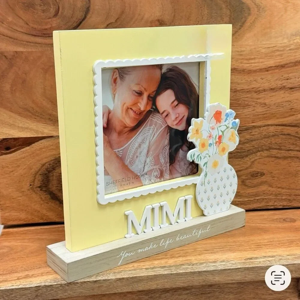 NWT Sheffield Home MIMI yellow square scalloped tabletop picture frame 5X5 photo